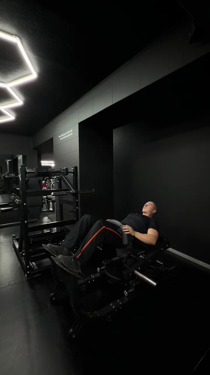 Hip thrust
