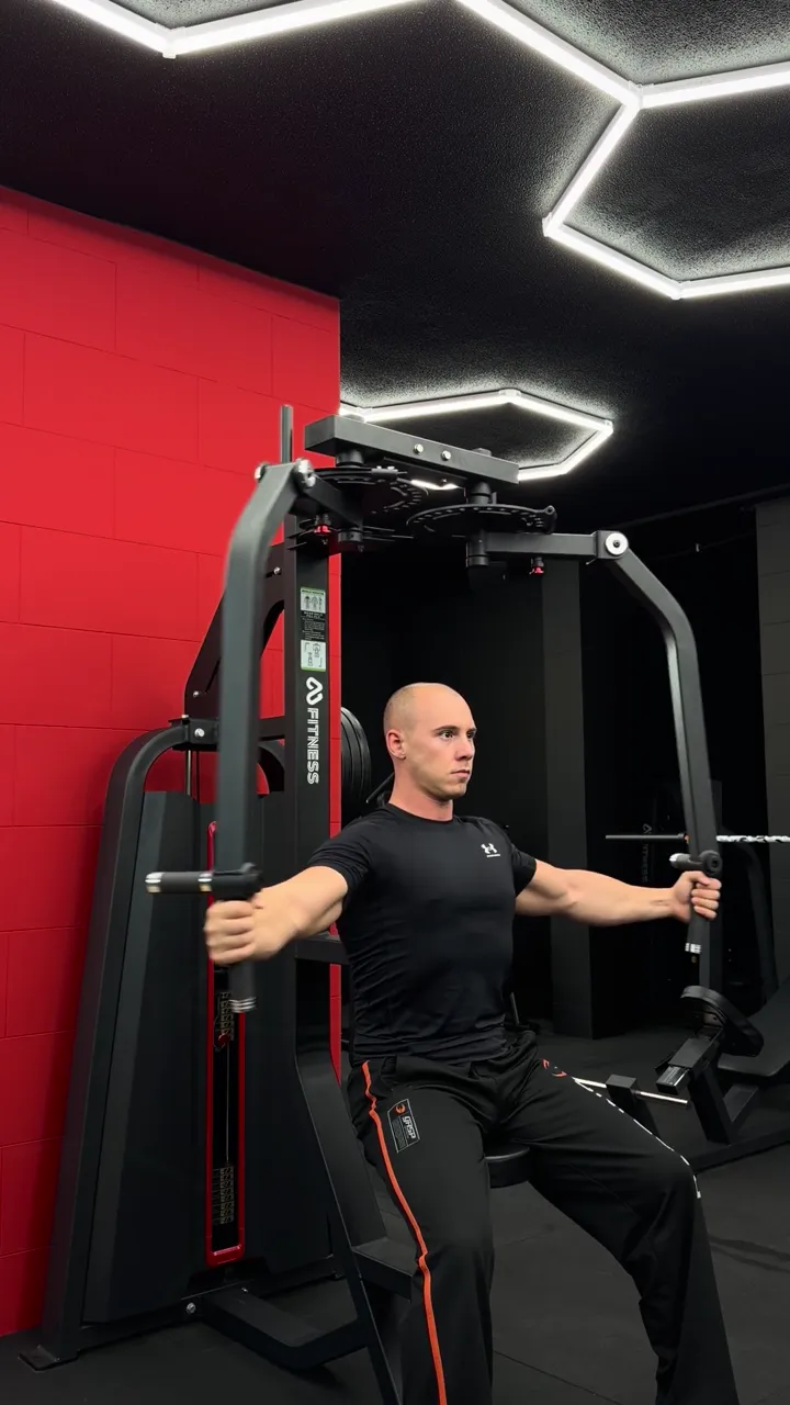 Pec fly-rear delt